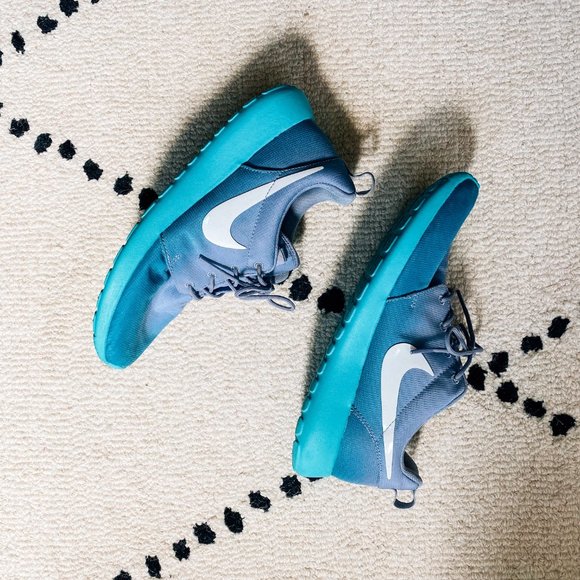 NIKE | Roshe Gradient - Picture 1 of 6
